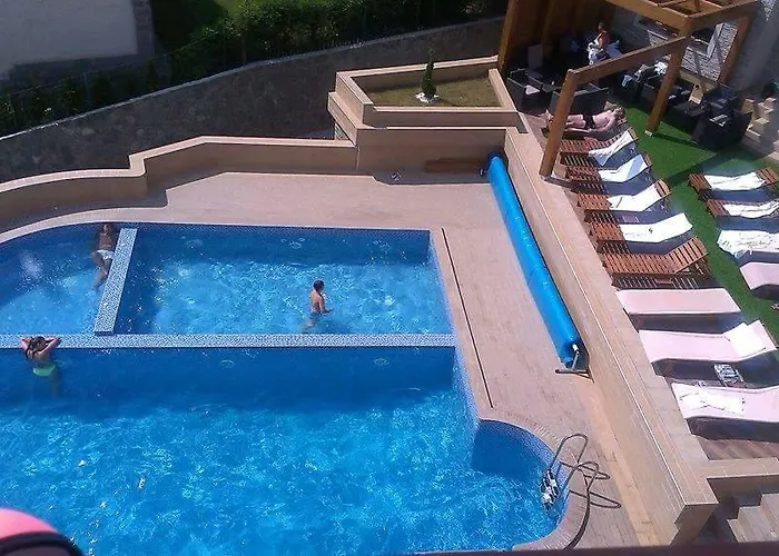 Mia Milmari דירה *